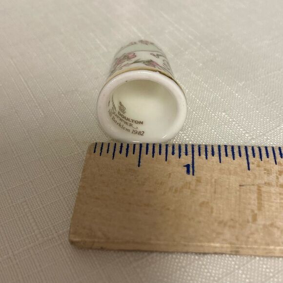 ROYAL DOULTON Vintage Thimble Jill Barklem SUMMER Brambly Hedge 1982 Collectible - Picture 7 of 8